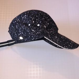 lululemon athletica Lightweight Crushable Reflective Running Hat